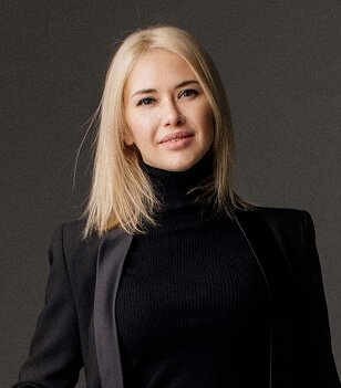 Claire B.
